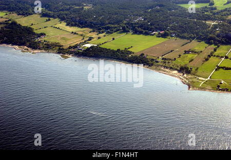 AJAXNETPHOTO 20. August 2008, Krusmyntagatan, Gotland, Schweden - HUMA - Erbe Marine Unterwasserarchäologie - Luftbild der flache felsige Bucht in Krusmyntagatan wo befanden sich Tauchplätze Links Mitte und rechts in einer kleinen Lagune. Beide werden noch erforscht. FOTO: JONATHAN EASTLAND/AJAX REF: 82008 1326 Stockfoto