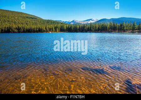 Bergsee in Colorado. Echo Lake in der Nähe von Mount Evans. Colorado, Vereinigte Staaten Stockfoto