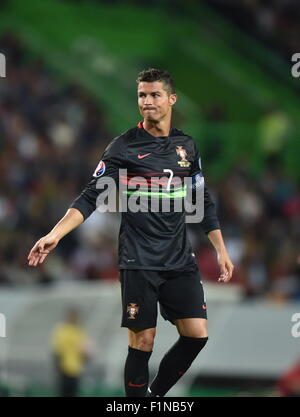 Lissabon, Portugal. 4. Sep, 2015. Cristiano Ronaldo Portugal reagiert während der Euro 2016 freundlich Fußballspiels gegen Frankreich in Lissabon, Portugal, 4. September 2015. Portugal verlor das Spiel 0-1. Bildnachweis: Zhang Liyun/Xinhua/Alamy Live-Nachrichten Stockfoto