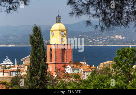 Blick auf den Uhrturm in St. Tropez, Frankreich.  20. April 2011 Stockfoto