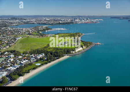 Mission Bay, und Bastion Point, Auckland, Nordinsel, Neuseeland - Antenne Stockfoto