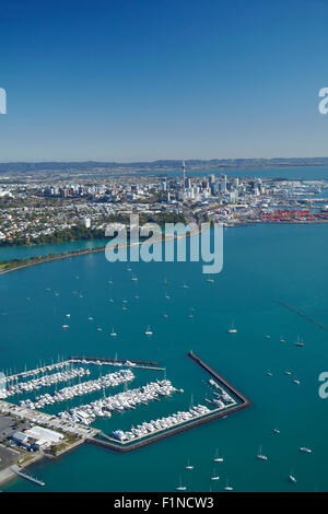 Orakei Marina und Hobson Bay, Waitemata Harbour, Auckland, Nordinsel, Neuseeland - Antenne Stockfoto