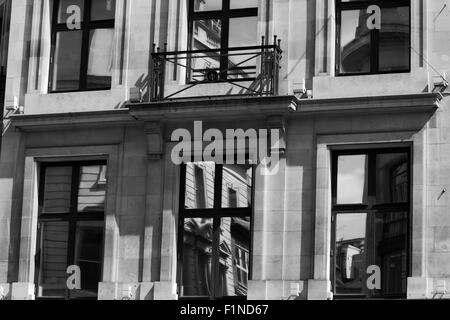 Windows auf einem Gebäude in der Regent Street, London, England. Stockfoto