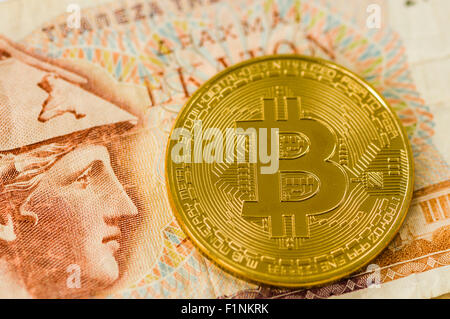 Bitcoin auf einer alten griechischen Drachme-banknote Stockfoto