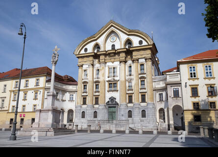 Ursulinen-Kirche der Heiligen Dreifaltigkeit in Ljubljana, der Hauptstadt Sloweniens. Die Kirche wurde zwischen 1718 und 1726 erbaut. Stockfoto