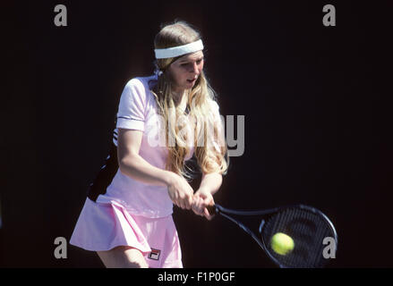 Andrea Jaeger in Aktion bei den Clairol Krone-Tennis-Turnier in La Costa Resort in Carlsbad, Kalifornien im April 1981. Stockfoto