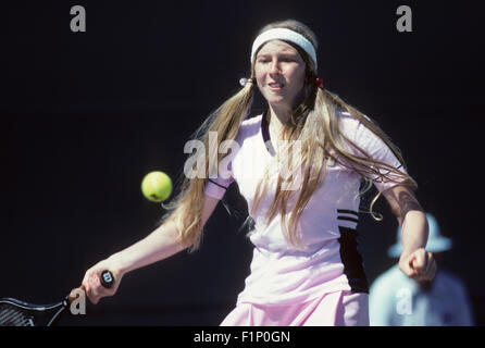 Andrea Jaeger in Aktion bei den Clairol Krone-Tennis-Turnier in La Costa Resort in Carlsbad, Kalifornien im April 1981. Stockfoto