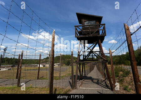 Tschechoslowakei Kommunismus, Kalter Krieg, Gedenkstätte Vojna, Museum der Opfer des Kommunismus, in der Nähe von Pribram, Tschechische Republik, hölzerner Wachtturm Tschechoslowakei Stockfoto