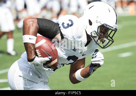 5. September 2015: Penn State Nittany Lions Wide Receiver DeAndre Thompkins (3) in Aktion während der Warm-ups vor dem NCAA Football-Spiel zwischen der Penn State Nittany Lions und den Tempel Eulen am Lincoln Financial Field in Philadelphia, Pennsylvania. Stockfoto