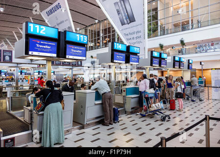 Kapstadt Südafrika, Internationaler Flughafen, CPT, Terminal, innen, British Airways, Ticketschalter, Check-in-Schalter, Schlange, Schlange, SAfri150313009 Stockfoto