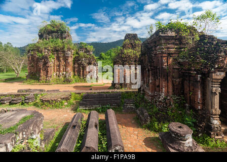 Bleibt der Turm Hindutempel in My Son Sanctuary, ein UNESCO-Weltkulturerbe in Vietnam Stockfoto