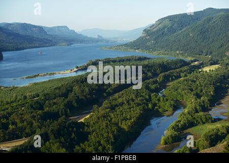 Columbia River Gorge Sommer Panorama - Columbia River, Oregon, USA. Horizontalen Panorama-Fotografie. Stockfoto
