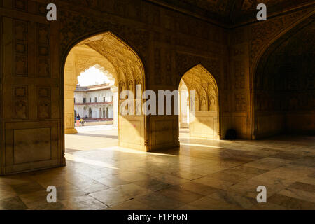 Rotes Fort und ein Blick aus dem Shah Jahan Zimmer, Agra, Indien. Stockfoto