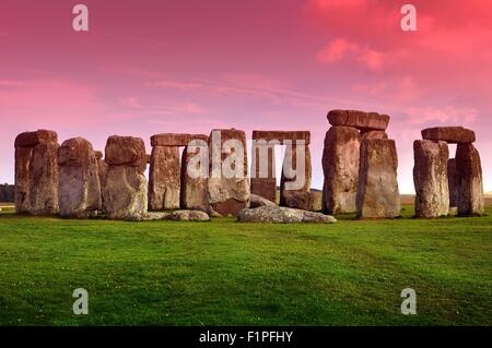 Stonehenge - prähistorische Monument befindet sich in der englischen Grafschaft Wiltshire. Archäologen haben vermutet, dass der berühmten Stein Stockfoto