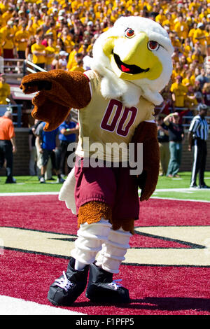 Chestnut Hill, MA, USA. 5. September 2015. Baldwin das Boston College Eagles Maskottchen während der NCAA Football-Spiel zwischen dem Boston College Eagles und Maine Black Bears Alumni Stadium. Boston College besiegt wichtigsten 24-3. Anthony Nesmith/Cal-Sport-Medien Stockfoto