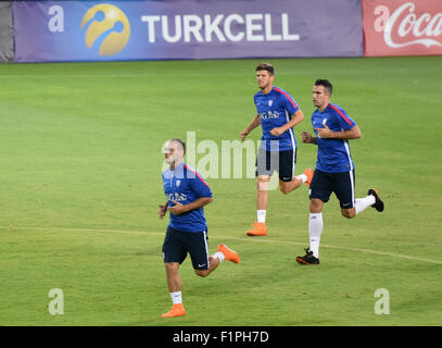 Konya, Türkei. 5. Sep, 2015. Niederländischen Wesley Sneijder, Klaas Jan Huntelaar, Robin van Persie (L, R) teilnehmen vor dem Spiel Training vor der UEFA Euro 2016 Gruppe A Qualifikationsspiel in Konya, Türkei, 5. September 2015. Deutschland spielt am Sonntag gegen die Türkei. Bildnachweis: He Canling/Xinhua/Alamy Live-Nachrichten Stockfoto