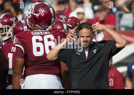 5. September 2015: Temple Owls Cheftrainer sieht Matt Rhule während der NCAA Football-Spiel zwischen der Penn State Nittany Lions und den Tempel Eulen am Lincoln Financial Field in Philadelphia, Pennsylvania, auf. Die Tempel-Eulen gewann 27-10. Christopher Szagola/CSM Stockfoto