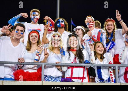 4. September 2015:. SMU-Fans jubeln während der NCAA Football-Spiel zwischen der Baylor Bears und die SMU Mustangs im Gerald J. Ford Stadium in Dallas, gewinnt Texas.Baylor 56 21.Manny Flores/CSM Stockfoto