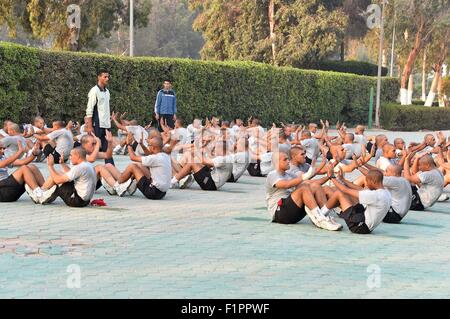 Kairo, Ägypten. 6. Sep, 2015. Ägyptens Präsident Abdel Fattah al-Sisi besucht der Militärschule in Kairo, 6. September 2015 © ägyptische Präsident Büro/APA Bilder/ZUMA Draht/Alamy Live News Stockfoto