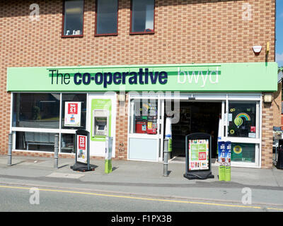 Der Co-Operative Bwyd-Lebensmittel-Laden in Llangollen Denbighshire Wales UK Stockfoto