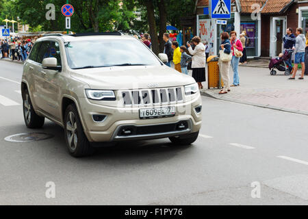 Palanga, Litauen - 1. August 2015: Bewegung der Teilnehmer des amerikanischen Geistes 2015 hinunter die Straße Städte Palnga Stockfoto