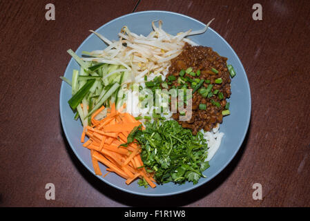 Zhajiang Mian, mit Gemüse, chinesische Nudel-Küche Stockfoto