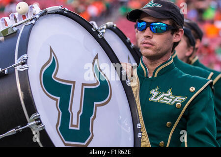 Tampa, Florida, USA. 5. September 2015. USF Bandmitglied vor dem Spiel zwischen USF & Florida A & M im Raymond James Stadium in Tampa, FL Credit Bild: Del Mecum Credit: Cal Sport Media/Alamy Live News Stockfoto