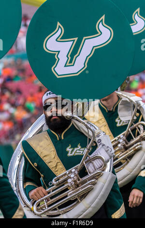 Tampa, Florida, USA. 5. September 2015. USF Bandmitglied vor dem Spiel zwischen USF & Florida A & M im Raymond James Stadium in Tampa, FL Credit Bild: Del Mecum Credit: Cal Sport Media/Alamy Live News Stockfoto