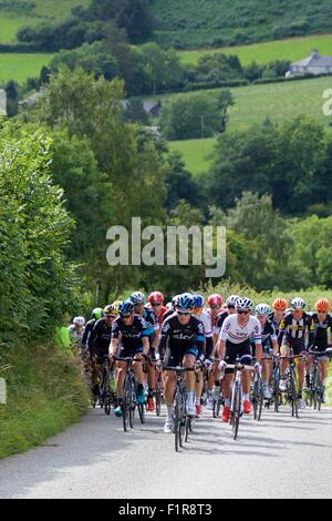 Wrexham, UK. 06. Sep, 2015. Tour durch Großbritannien Stufe eins. Beaumaris, Wrexham. Team Sky Rider Andrew Fenn führt die Packung. Bildnachweis: Aktion Plus Sport/Alamy Live-Nachrichten Stockfoto