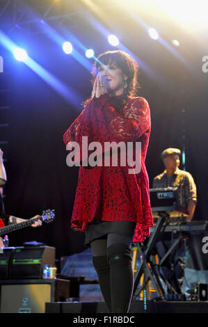 Fredericksburg, Virginia, USA. 6. Sep, 2015. ANN WILSON und NANCY WILSON von der Rockband "Herz" im Pancho Villa Pavillion in Fredricksburg durchführen. Bildnachweis: Tina Fultz/ZUMA Draht/Alamy Live-Nachrichten Stockfoto