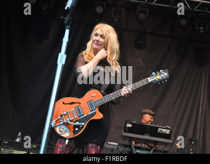 Fredericksburg, Virginia, USA. 6. Sep, 2015. ANN WILSON und NANCY WILSON von der Rockband "Herz" im Pancho Villa Pavillion in Fredricksburg durchführen. Bildnachweis: Tina Fultz/ZUMA Draht/Alamy Live-Nachrichten Stockfoto