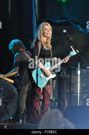 Fredericksburg, Virginia, USA. 6. Sep, 2015. ANN WILSON und NANCY WILSON von der Rockband "Herz" im Pancho Villa Pavillion in Fredricksburg durchführen. Bildnachweis: Tina Fultz/ZUMA Draht/Alamy Live-Nachrichten Stockfoto