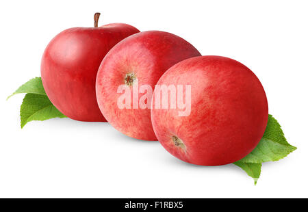 Drei rote Äpfel mit Blättern isoliert auf weiss Stockfoto