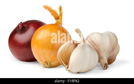 Knoblauch und Zwiebeln, isoliert auf weiss Stockfoto