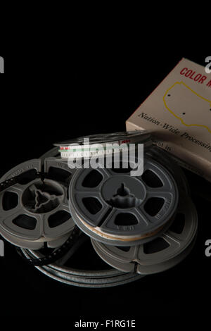 Alte 8mm-home-cinema-Filmrollen und box Stockfoto