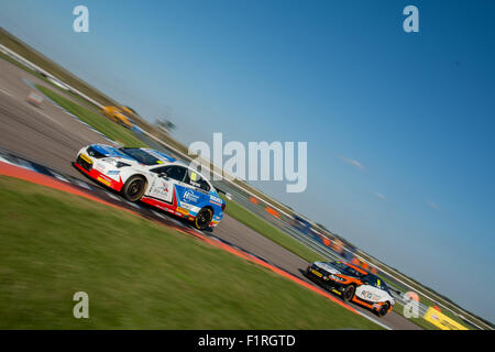 Rockingham Speedway, UK. 6. Sep, 2015. Tom Ingram und Speedworks Motorsport Laufwerke während der Dunlop MSA British Touring Car Championship auf dem Rockingham Speedway am 6. September 2015 in CORBY, Großbritannien Credit: Gergo Toth/Alamy Live News Stockfoto