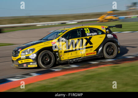 Rockingham Speedway, UK. 6. Sep, 2015. Adam Morgan und WIX Racing Laufwerke während der Dunlop MSA British Touring Car Championship auf dem Rockingham Speedway am 6. September 2015 in CORBY, Großbritannien Credit: Gergo Toth/Alamy Live News Stockfoto