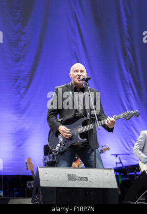 Ewhurst, Surrey, England, UK.  5. September 2015.  Midge Ure erscheint im Rock ' n ' PS-Veranstaltung statt, an der Hurtwood Park Polo Club, Ewhurst, Surrey, UK.  Die Veranstaltung wurde zur Unterstützung der Prostate Cancer UK. Stockfoto