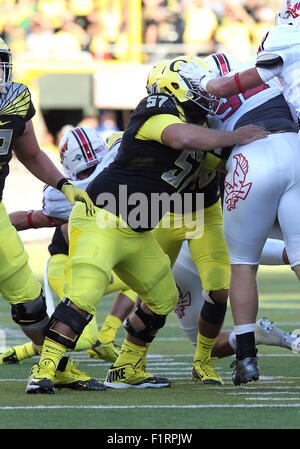 Autzen Stadium, Eugene, OR, USA. 5. Sep, 2015. während der NCAA Football-Spiel zwischen den Enten und den östlichen Eagles US-Bundesstaat Washington Autzen Stadium, Eugene, OR. Larry C. Lawson/CSM/Alamy Live-Nachrichten Stockfoto