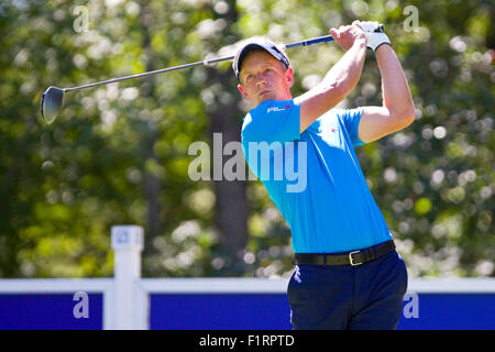 Norton, MA, USA. 6. September 2015. Luke Donald am 2. Abschlag in der dritten Runde der Deutsche Bank Championship bei TPC Boston. Bildnachweis: Cal Sport Media/Alamy Live-Nachrichten Stockfoto