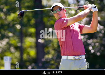 Norton, MA, USA. 6. September 2015. Zach Johnson am 2. Abschlag in der dritten Runde der Deutsche Bank Championship bei TPC Boston. Bildnachweis: Cal Sport Media/Alamy Live-Nachrichten Stockfoto