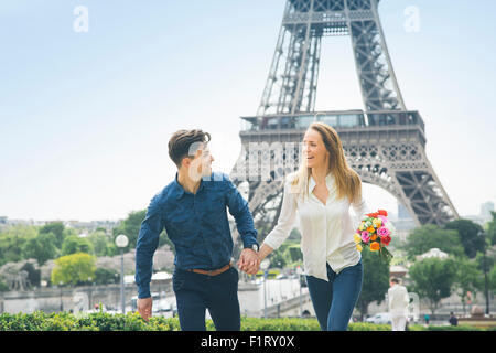 Paar Partnersuche in Paris Stockfoto