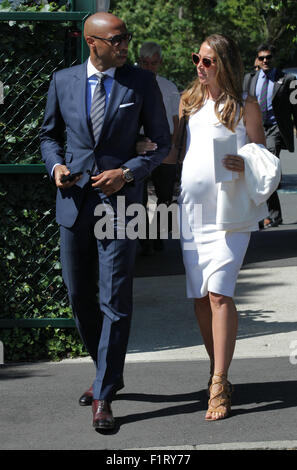 LONDON, UK, 10. Juli 2015: Thierry Henry und Andrea Rajacic gesehen bei den Wimbledon Championships 2015 Stockfoto