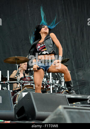 Carla Harvey von der Metzger-Babys auf der Bühne erklingt in 2015 Carolina Rebellion. Stockfoto