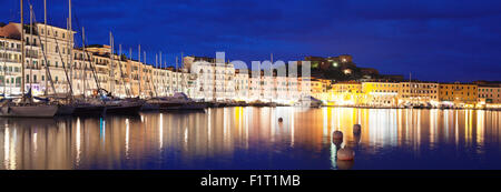 Blick über den Hafen auf Forte Stella Festung, Portoferraio, Insel Elba, Provinz Livorno, Toskana, Italien, Europa Stockfoto