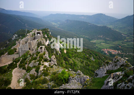 Peyrepertuse Katharer-Burg, Pyrenäen, Frankreich Stockfoto