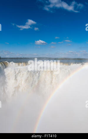 Malerische Aussicht auf die Wasserfälle von Iguazu in Argentinien, Südamerika Stockfoto