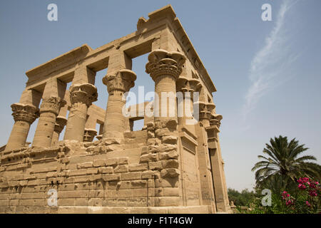 Kiosk des Trajan, Tempel der Isis, Insel Philae, UNESCO-Weltkulturerbe, Assuan, Ägypten, Nordafrika, Afrika Stockfoto