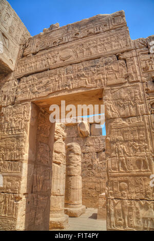 Tür im Tempel von Khonsu, Karnak Tempel, Luxor, Theben, UNESCO World Heritage Site, Ägypten, Nordafrika, Afrika Stockfoto