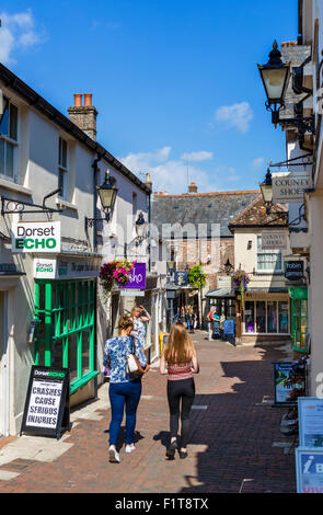 Geschäfte auf Antilopen zu Fuß in der Stadt Zentrum, Dorchester, Dorset, England, UK Stockfoto